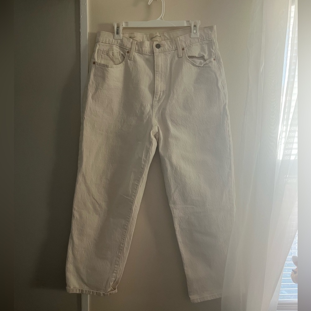 Universal Thread Women's Off White Straight Leg Jeans